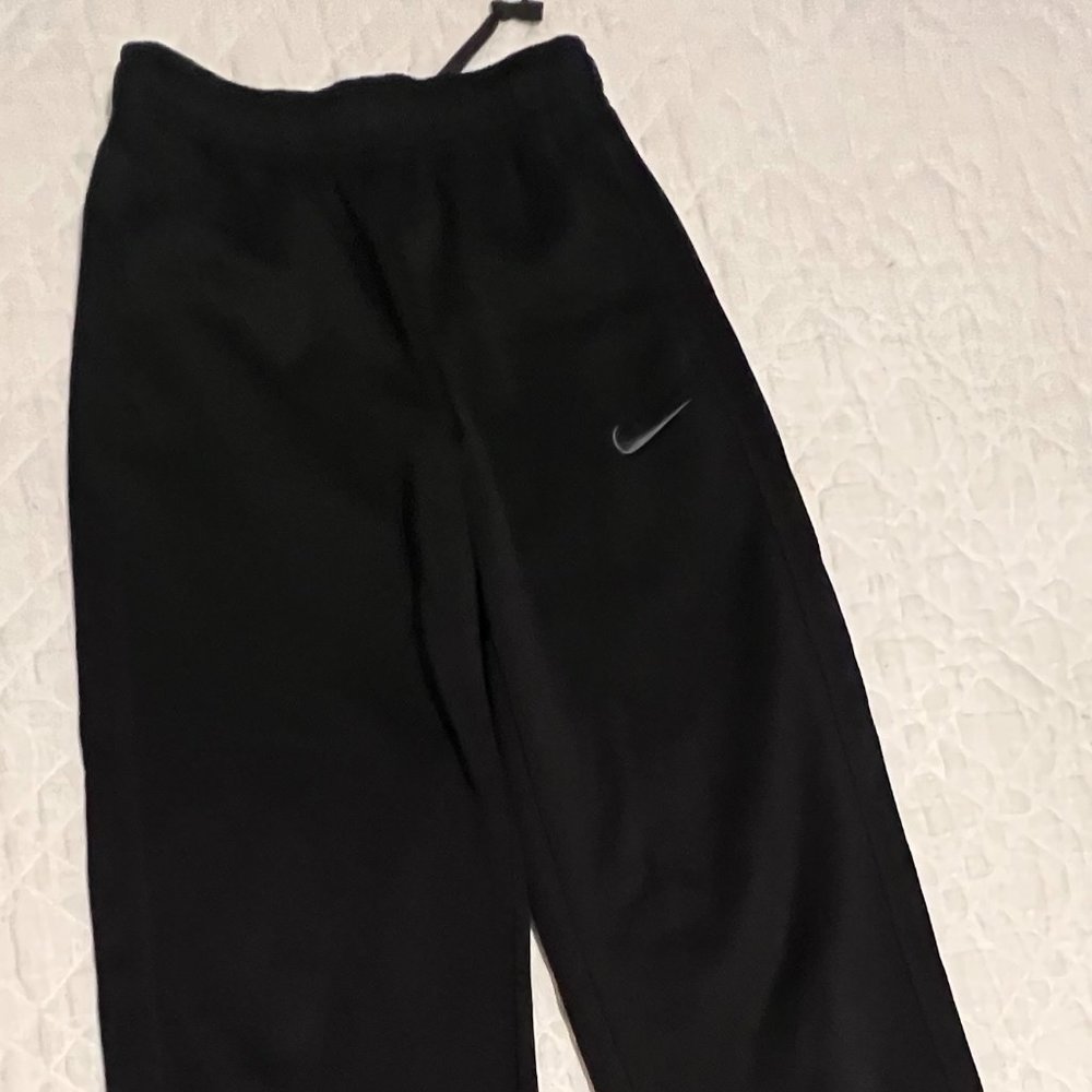 Black Nike boys sweatpants